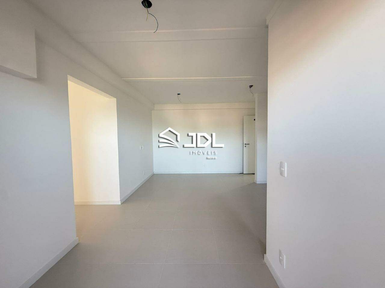 Apartamento à venda no bairro Armação: 