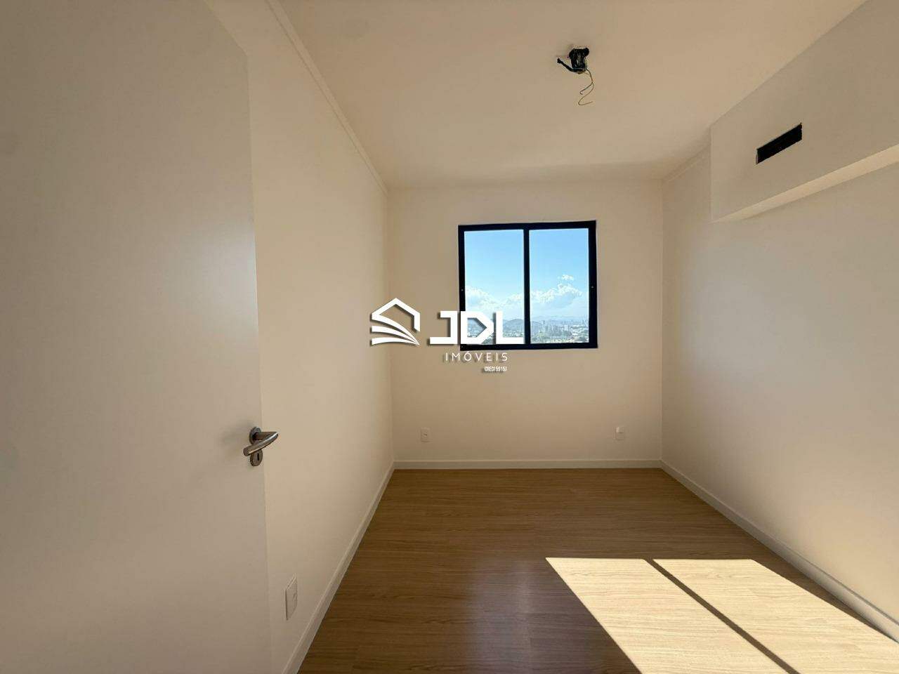 Apartamento à venda no bairro Armação: 