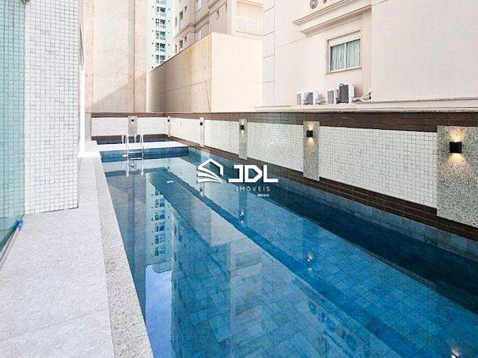 Apartamento à venda no bairro Meia Praia: 