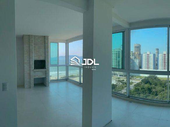 Apartamento à venda no bairro Meia Praia: 