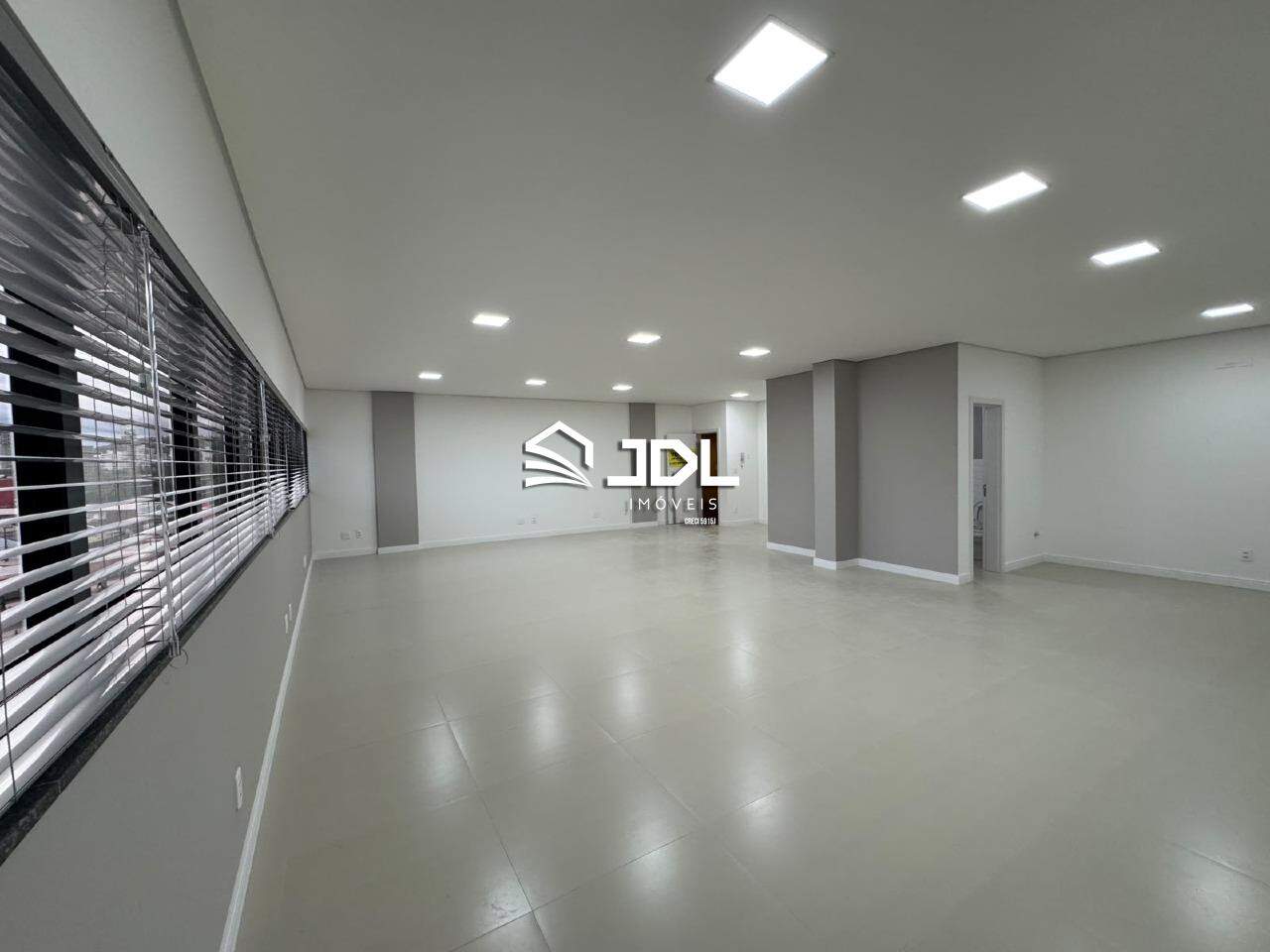 Sala à venda no bairro Garcia:
