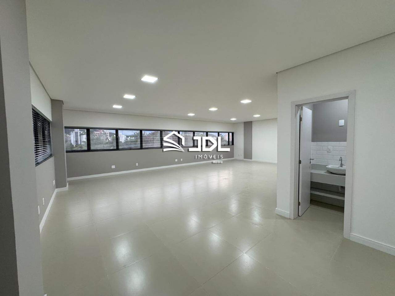 Sala à venda no bairro Garcia: