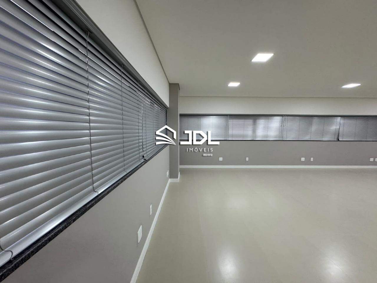 Sala à venda no bairro Garcia: