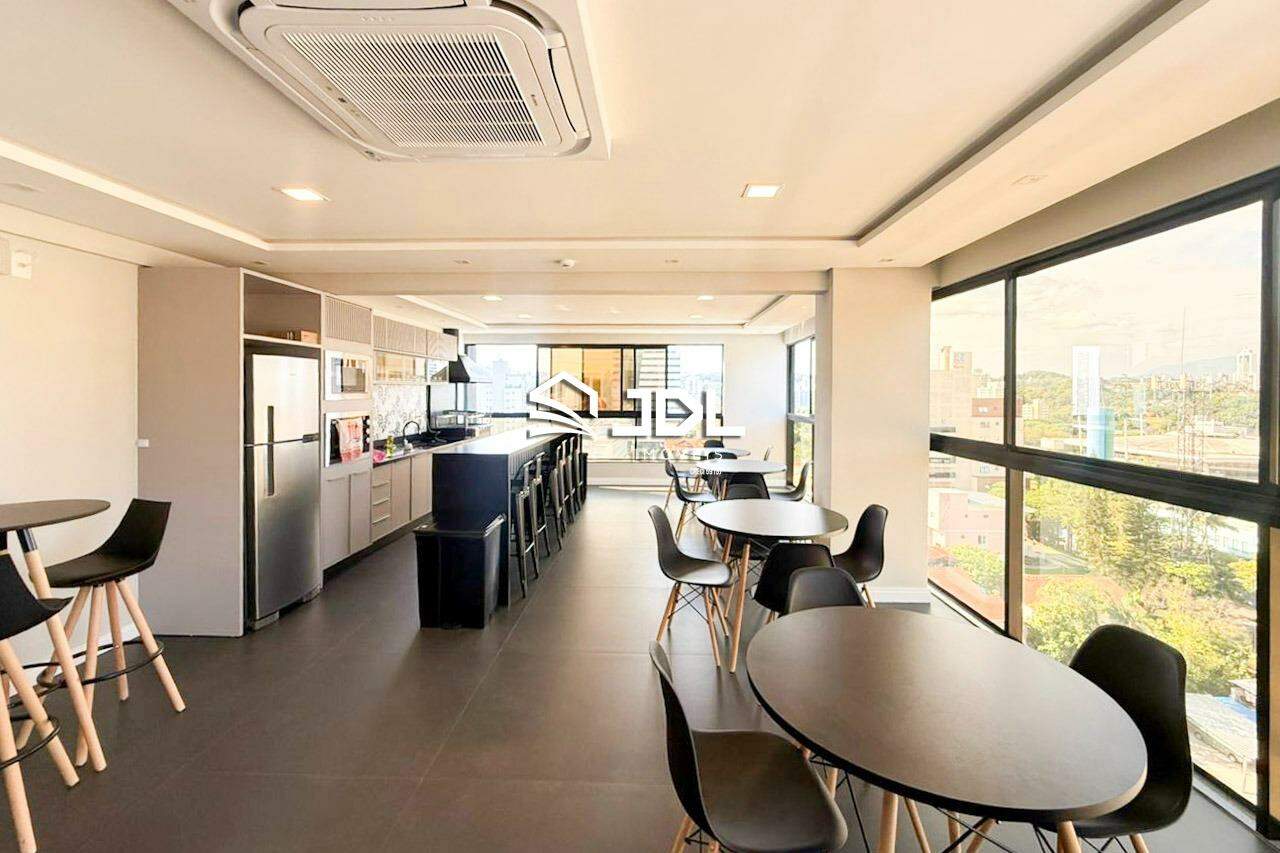 Apartamento à venda no bairro Velha: 