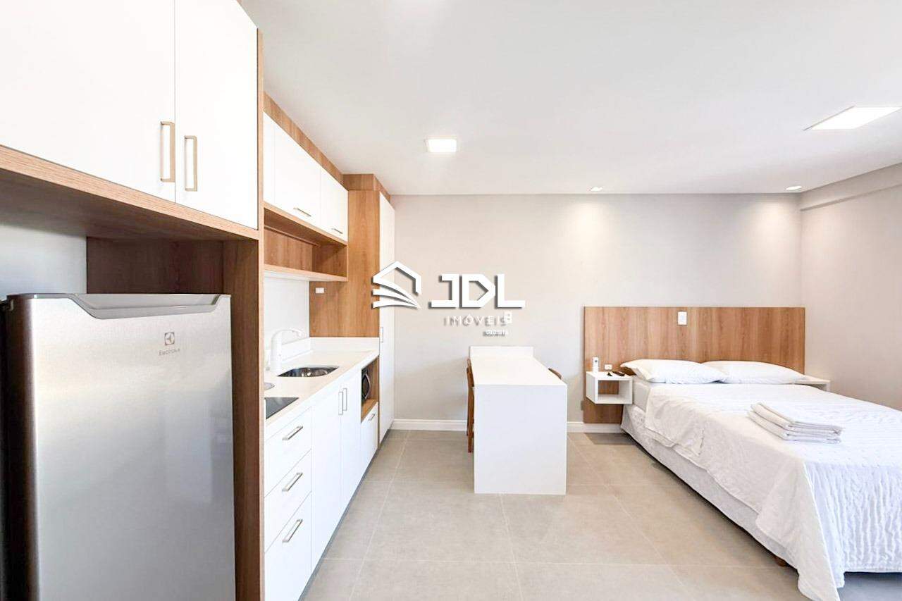 Apartamento à venda no bairro Velha: 