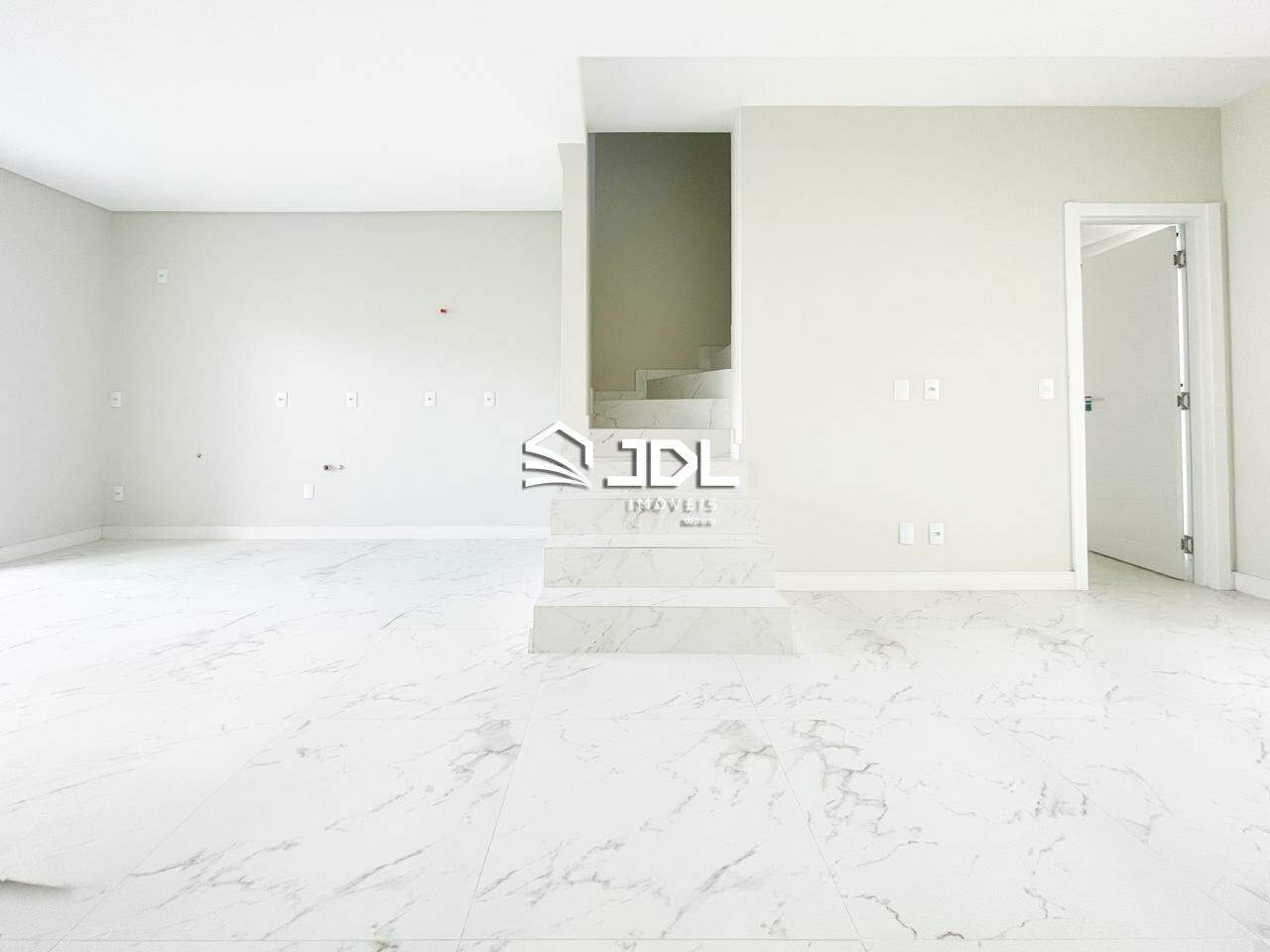 Casa à venda no bairro Velha: 