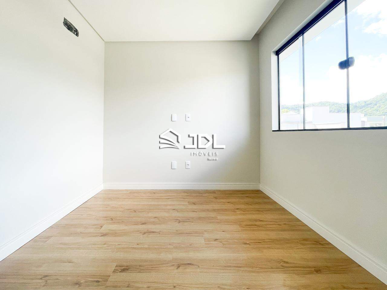 Casa à venda no bairro Velha: 