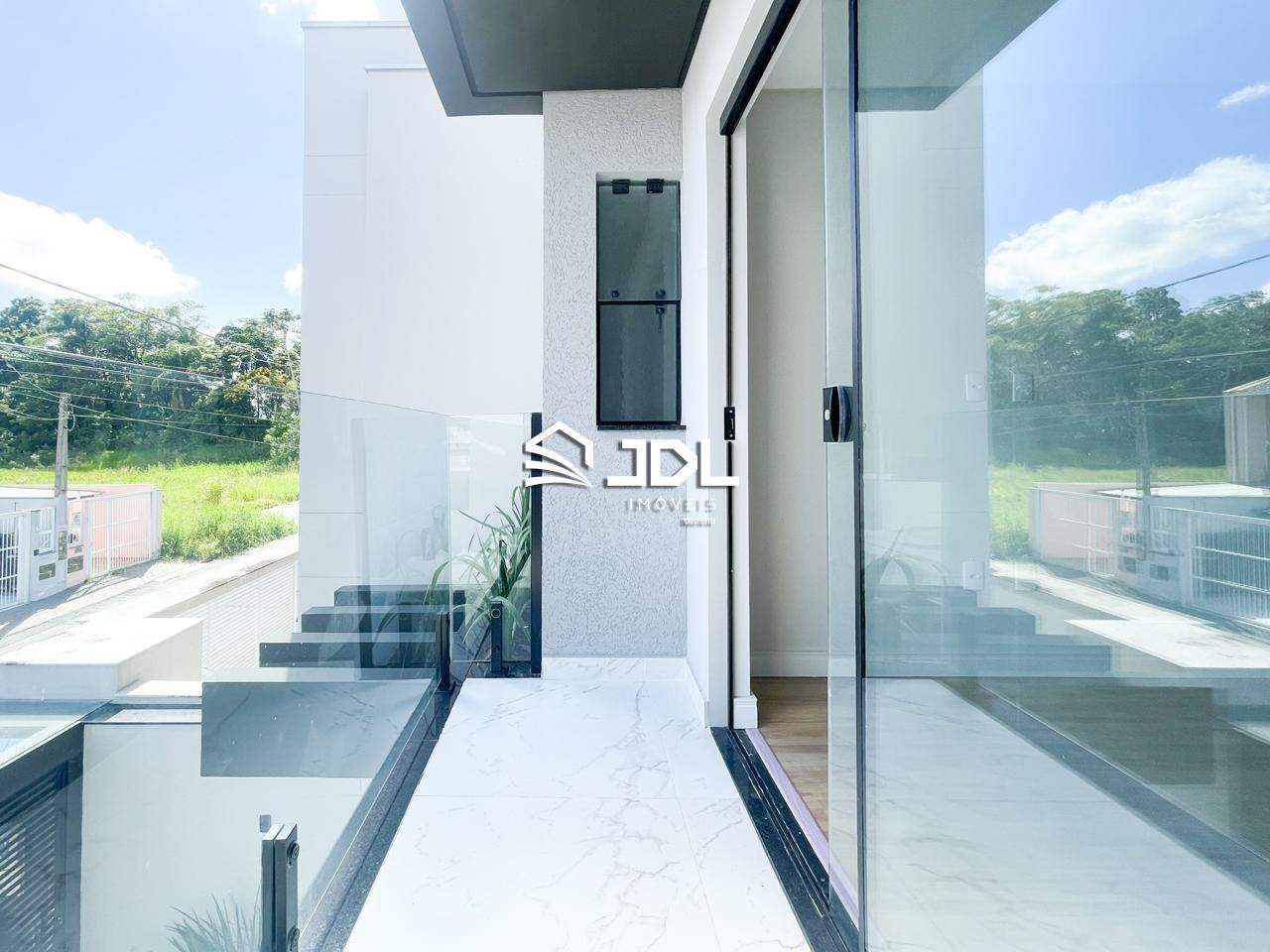 Casa à venda no bairro Velha: 