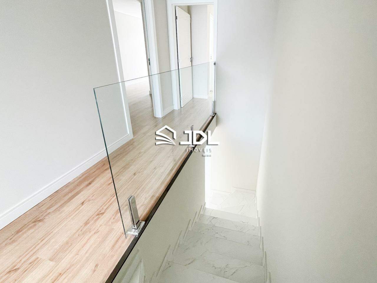 Casa à venda no bairro Velha: 