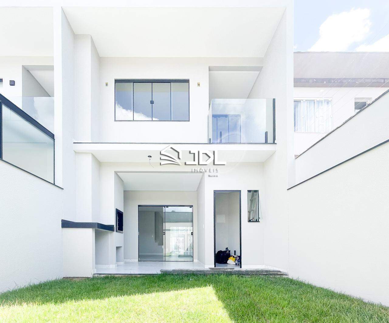 Casa à venda no bairro Velha: 