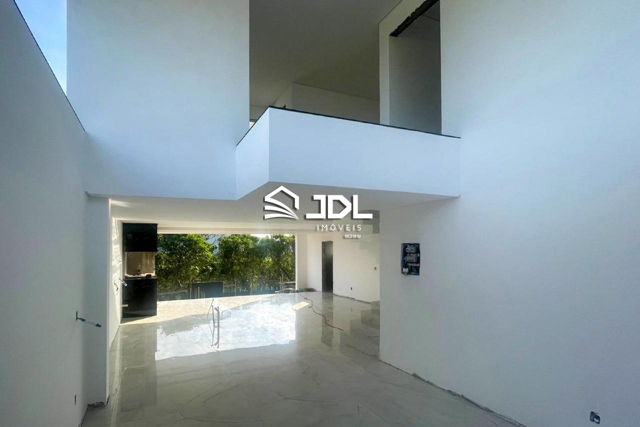 Casa à venda no bairro Ponta Aguda: 