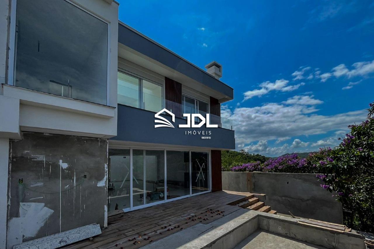 Casa à venda no bairro Ponta Aguda: 