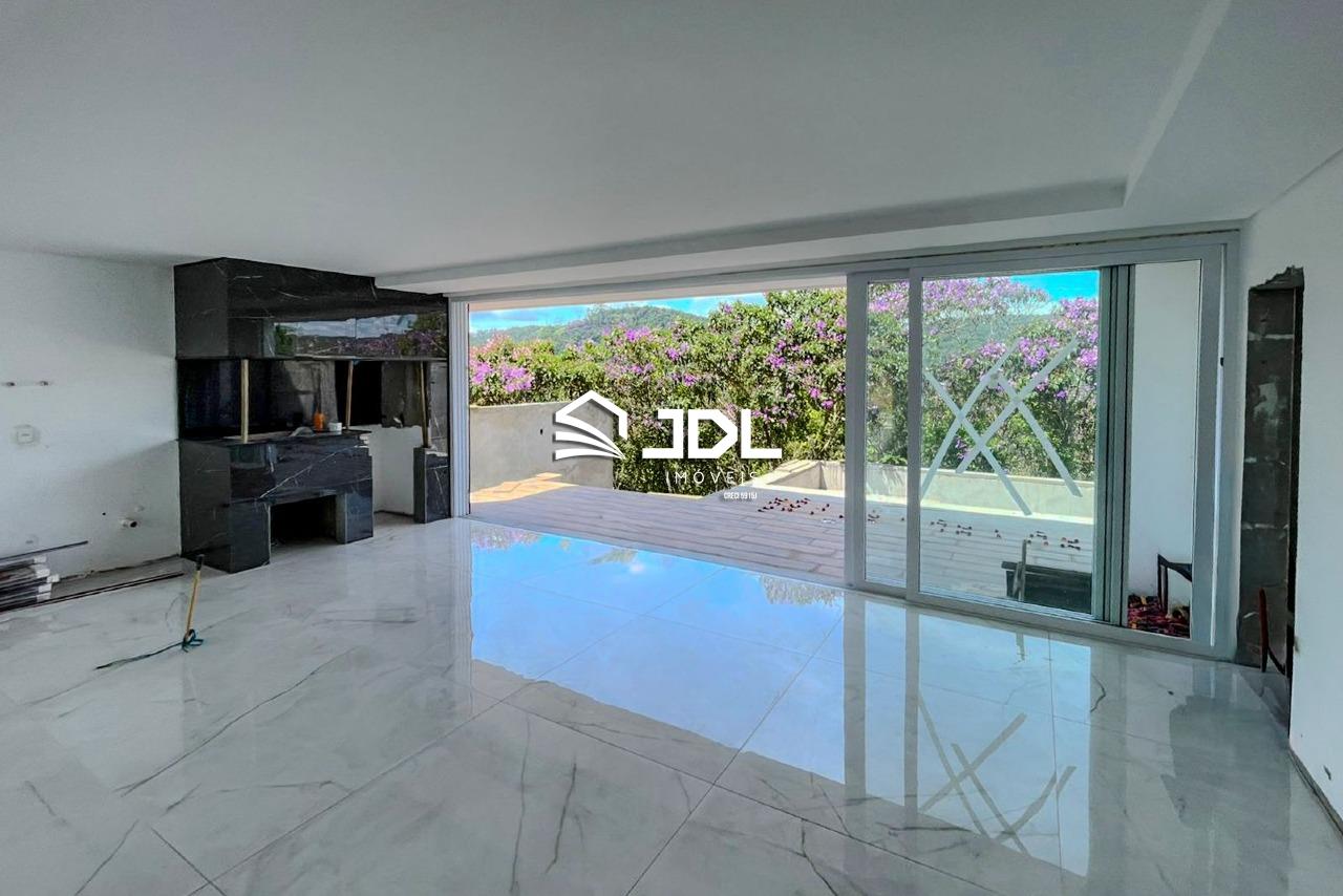 Casa à venda no bairro Ponta Aguda: 