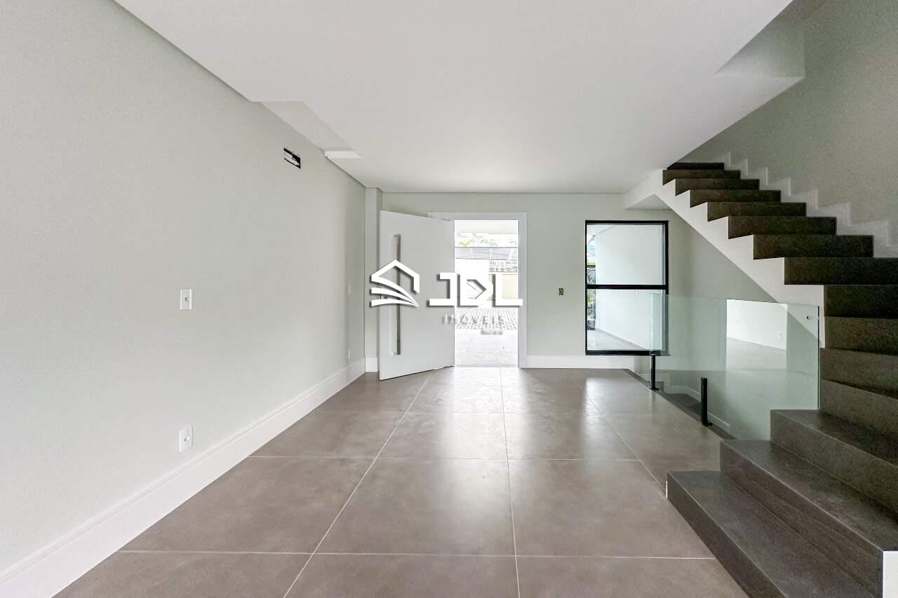 Casa à venda no bairro Ponta Aguda: 