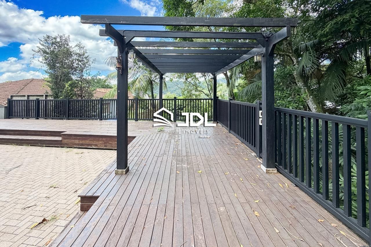 Casa à venda no bairro Velha: 