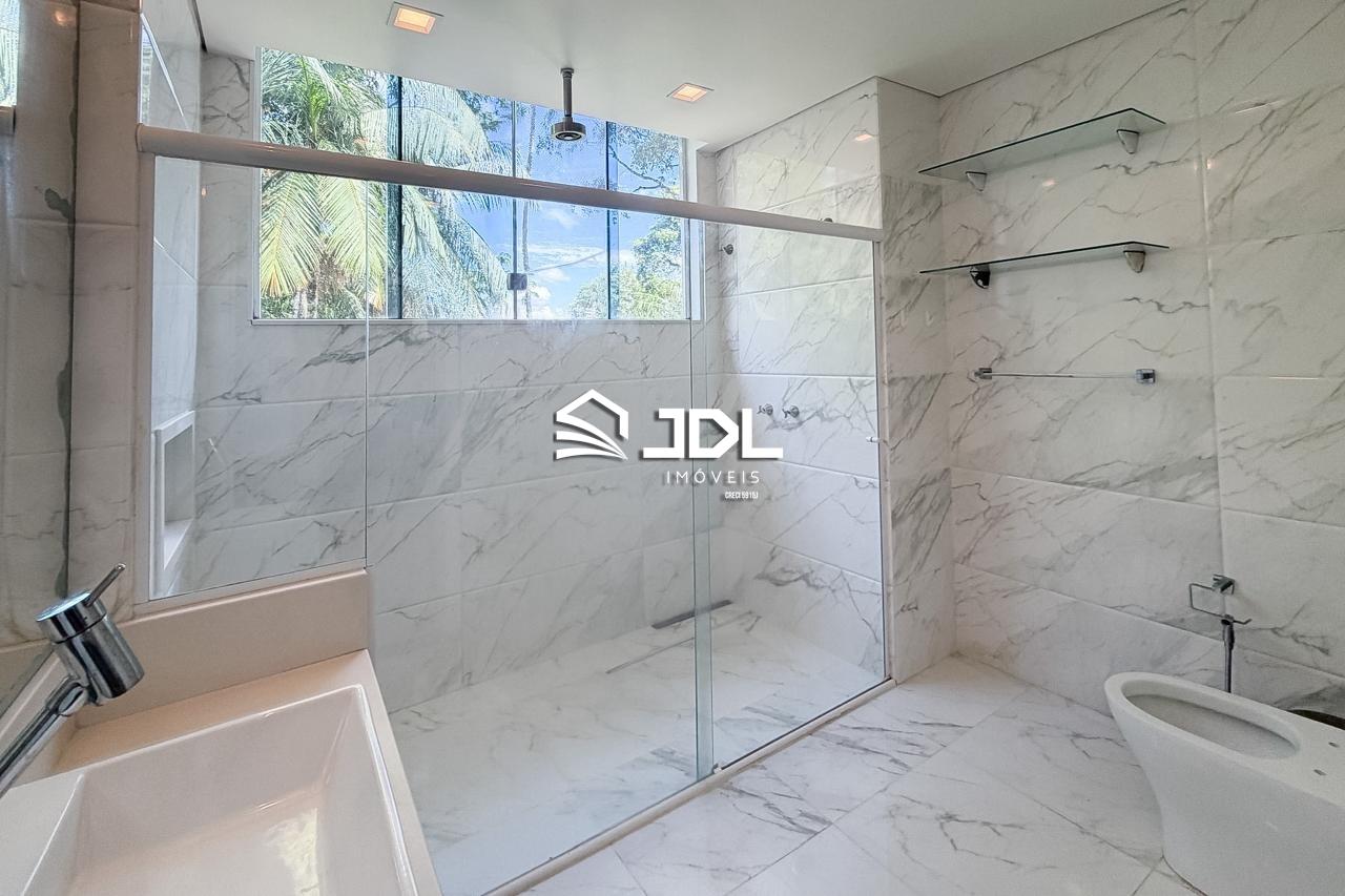 Casa à venda no bairro Velha: 