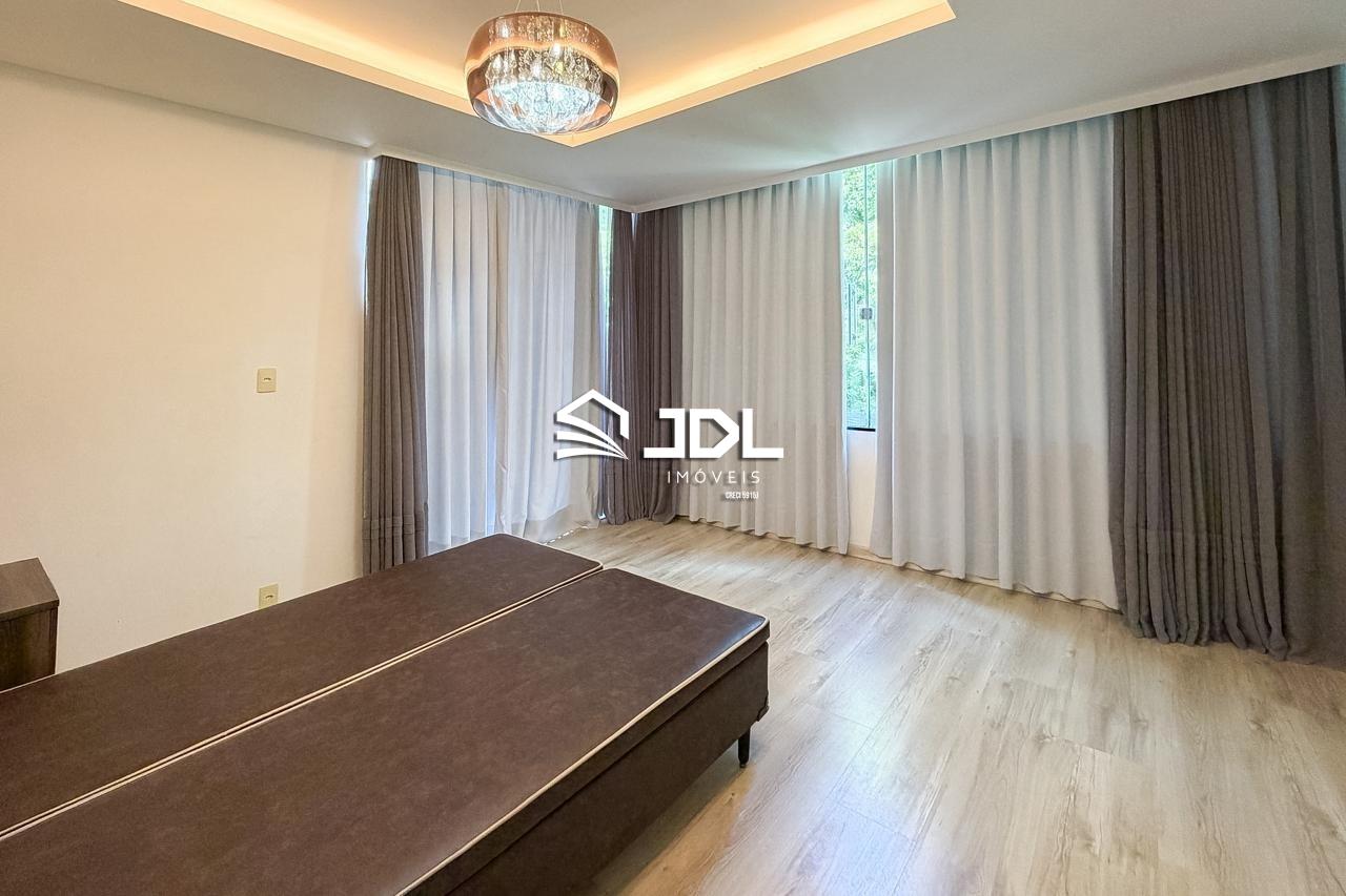 Casa à venda no bairro Velha: 