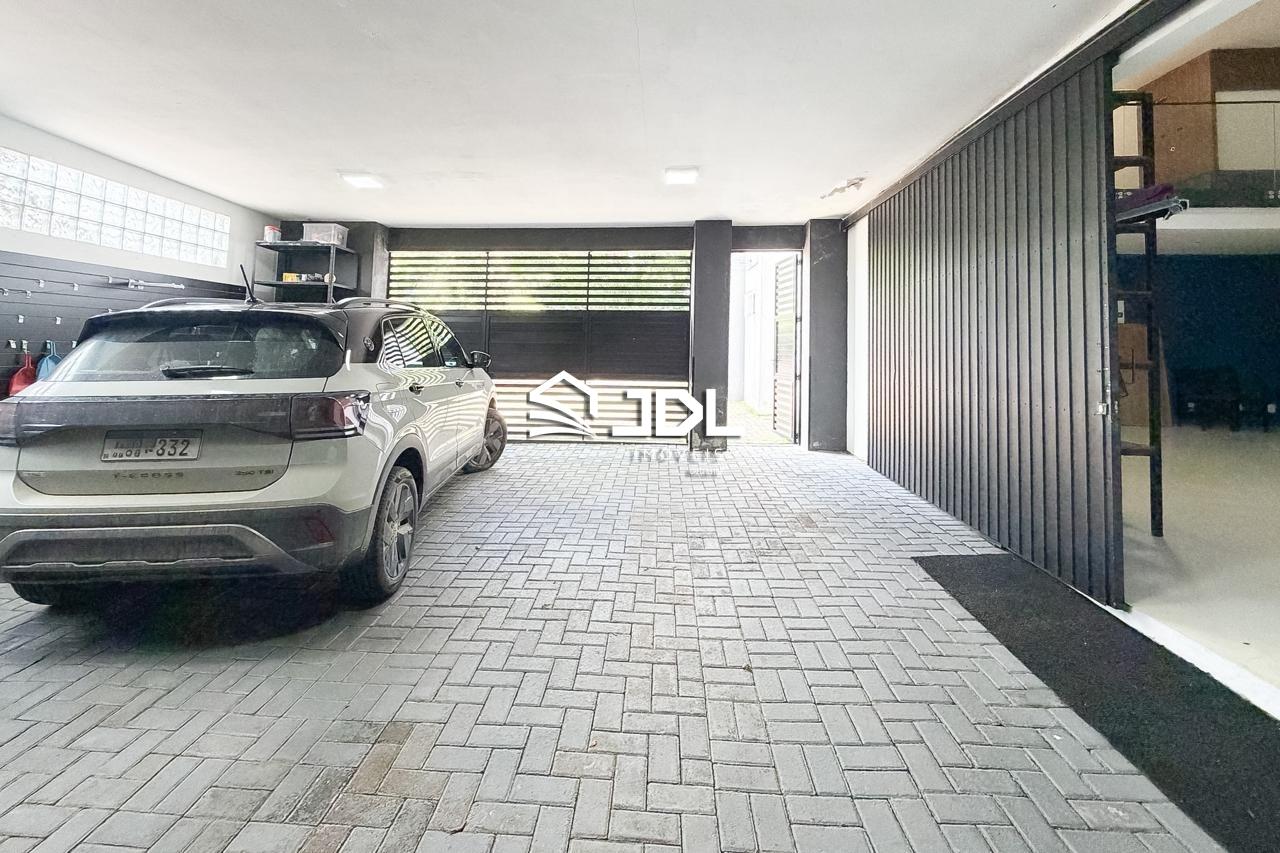 Casa à venda no bairro Velha: 