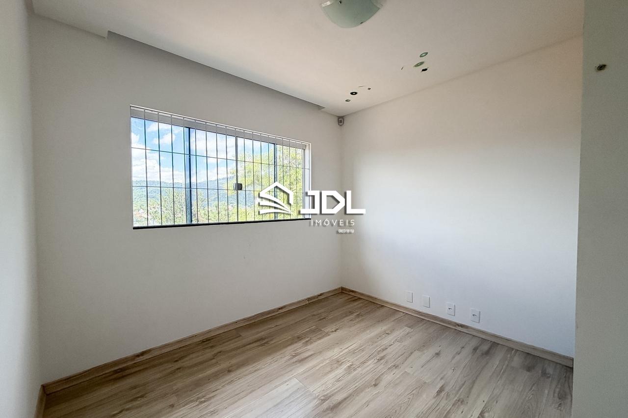 Casa à venda no bairro Velha: 