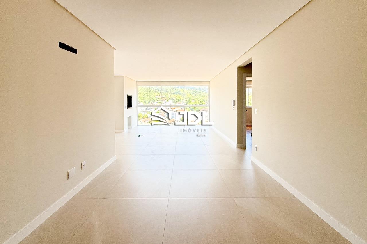 Apartamento à venda no bairro Velha: 