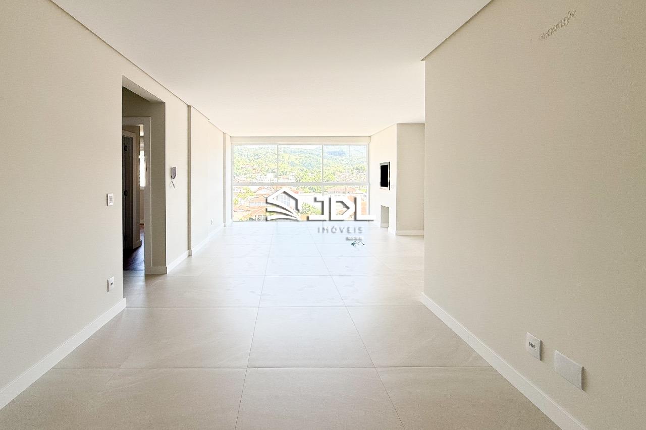 Apartamento à venda no bairro Velha: 