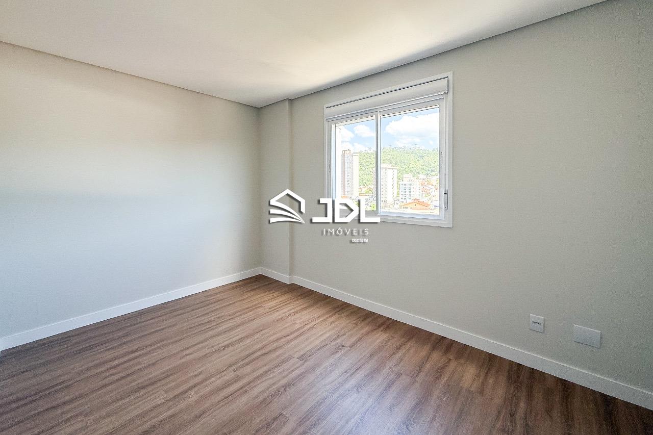 Apartamento à venda no bairro Velha: 