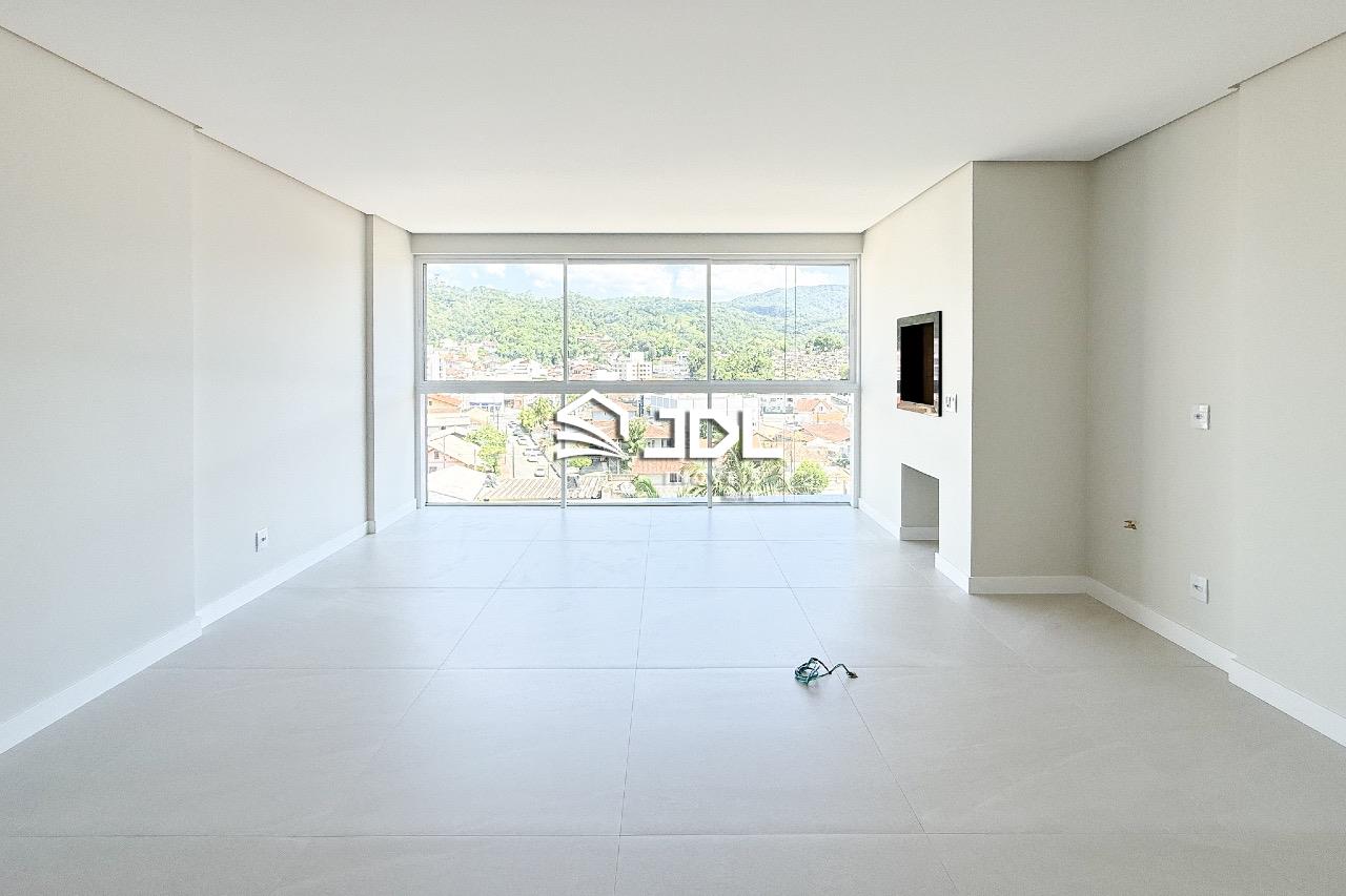 Apartamento à venda no bairro Velha: 