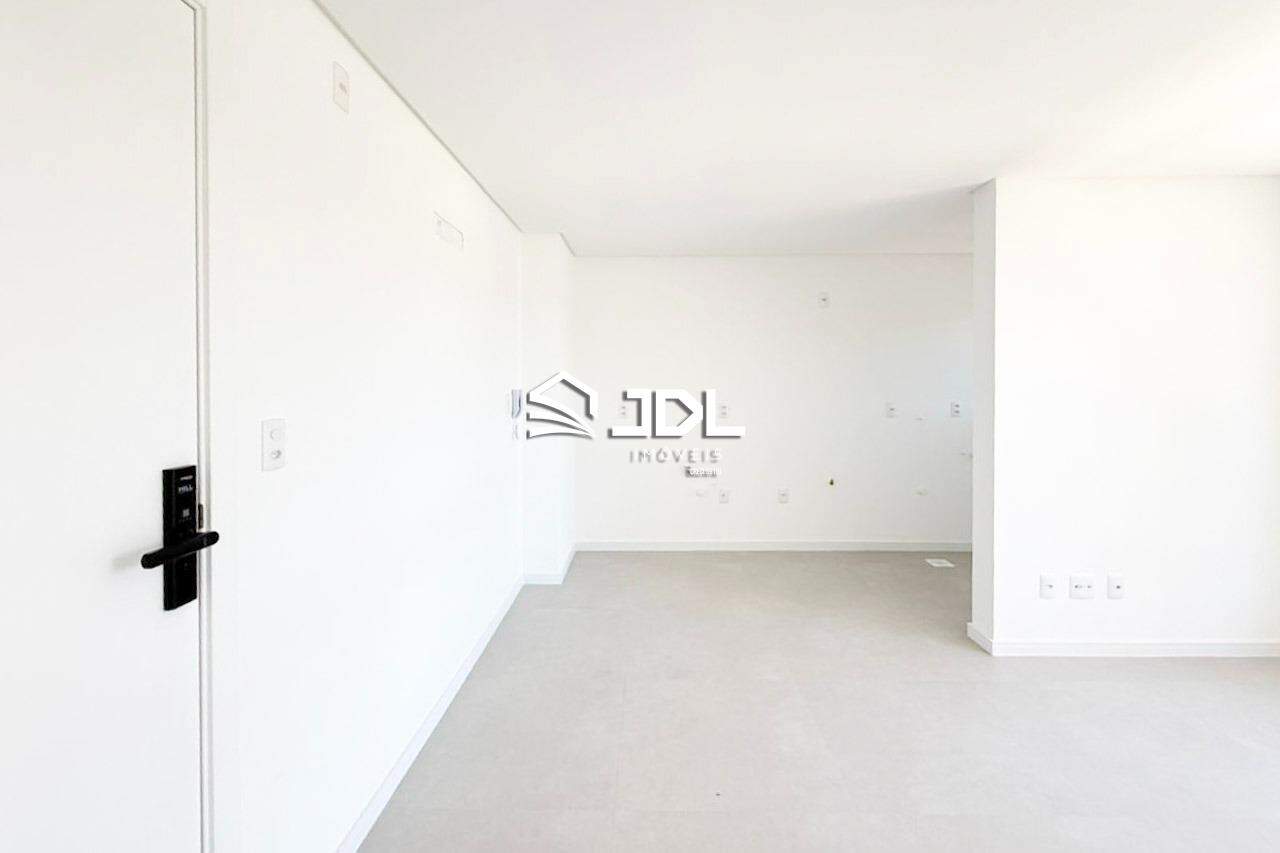 Apartamento à venda no bairro Velha: 