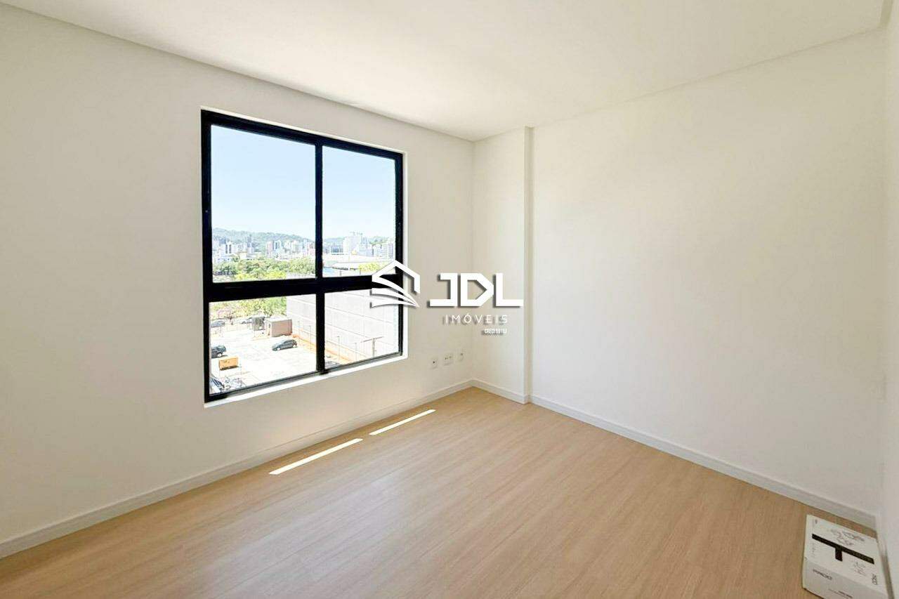 Apartamento à venda no bairro Velha: 