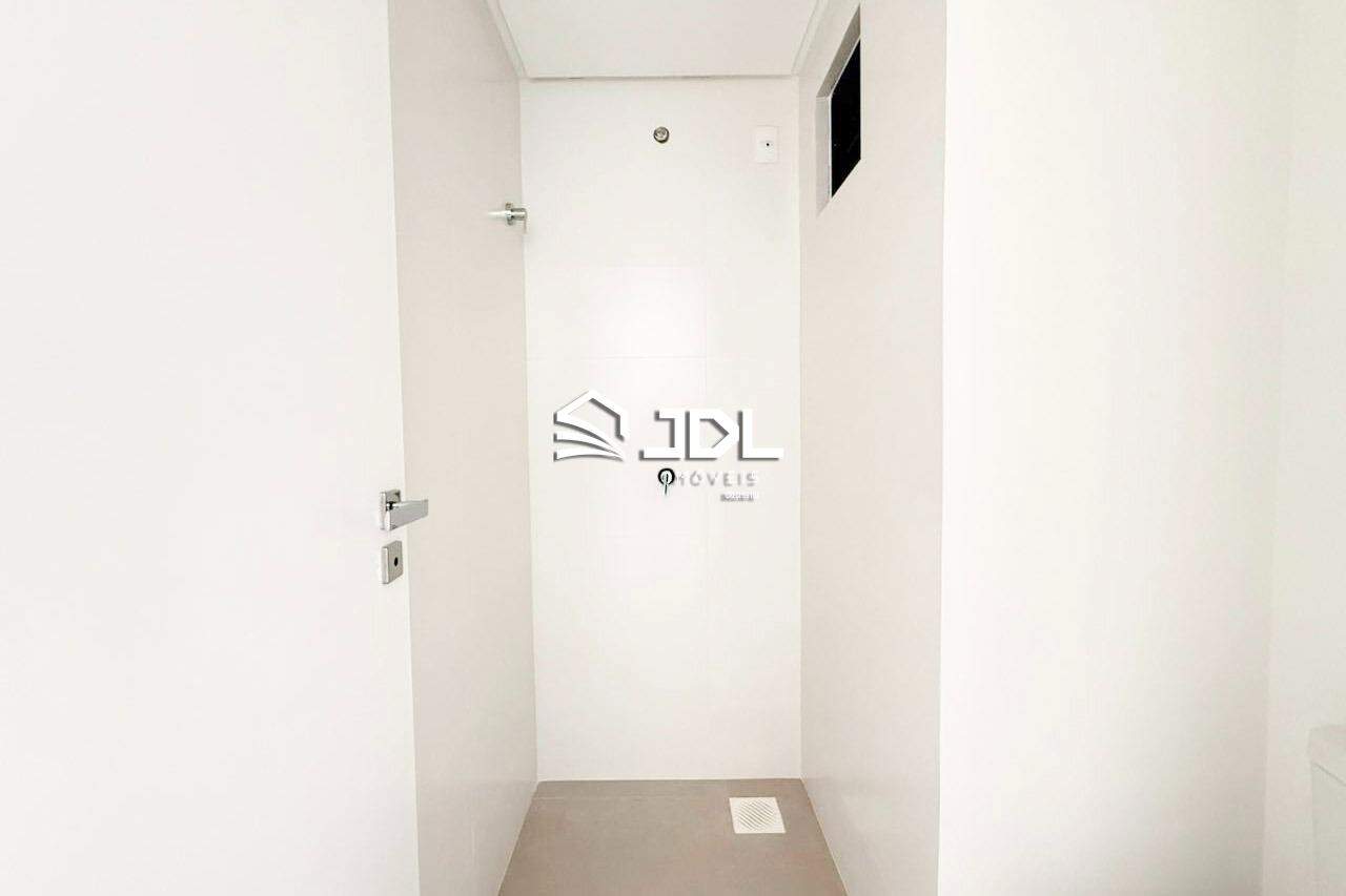 Apartamento à venda no bairro Velha: 