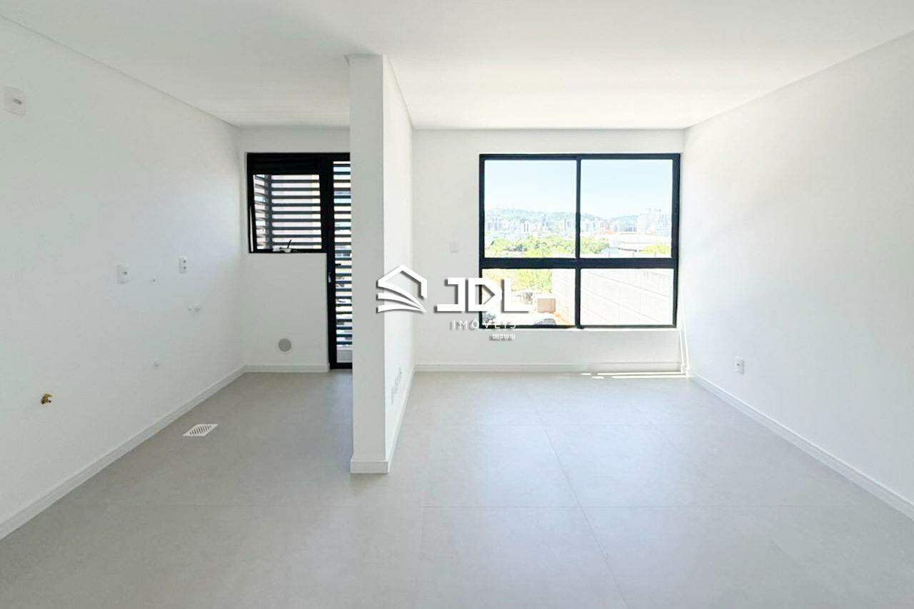 Apartamento à venda no bairro Velha: 