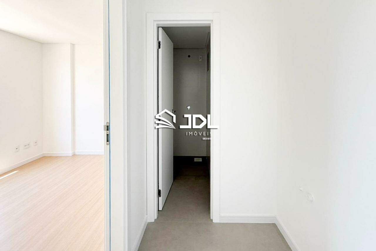 Apartamento à venda no bairro Velha: 