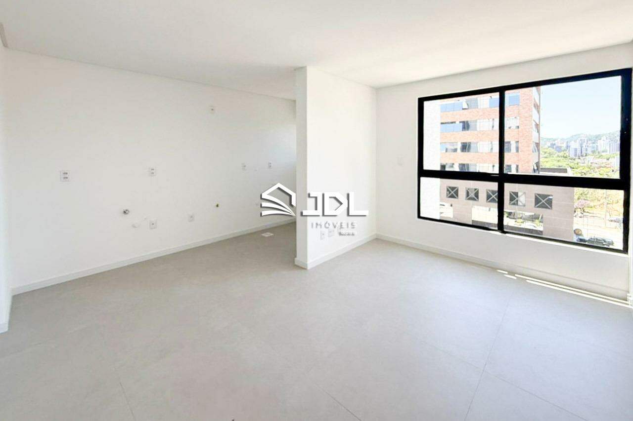 Apartamento à venda no bairro Velha: 