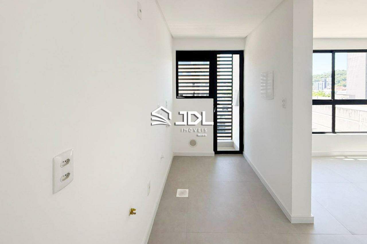 Apartamento à venda no bairro Velha: 