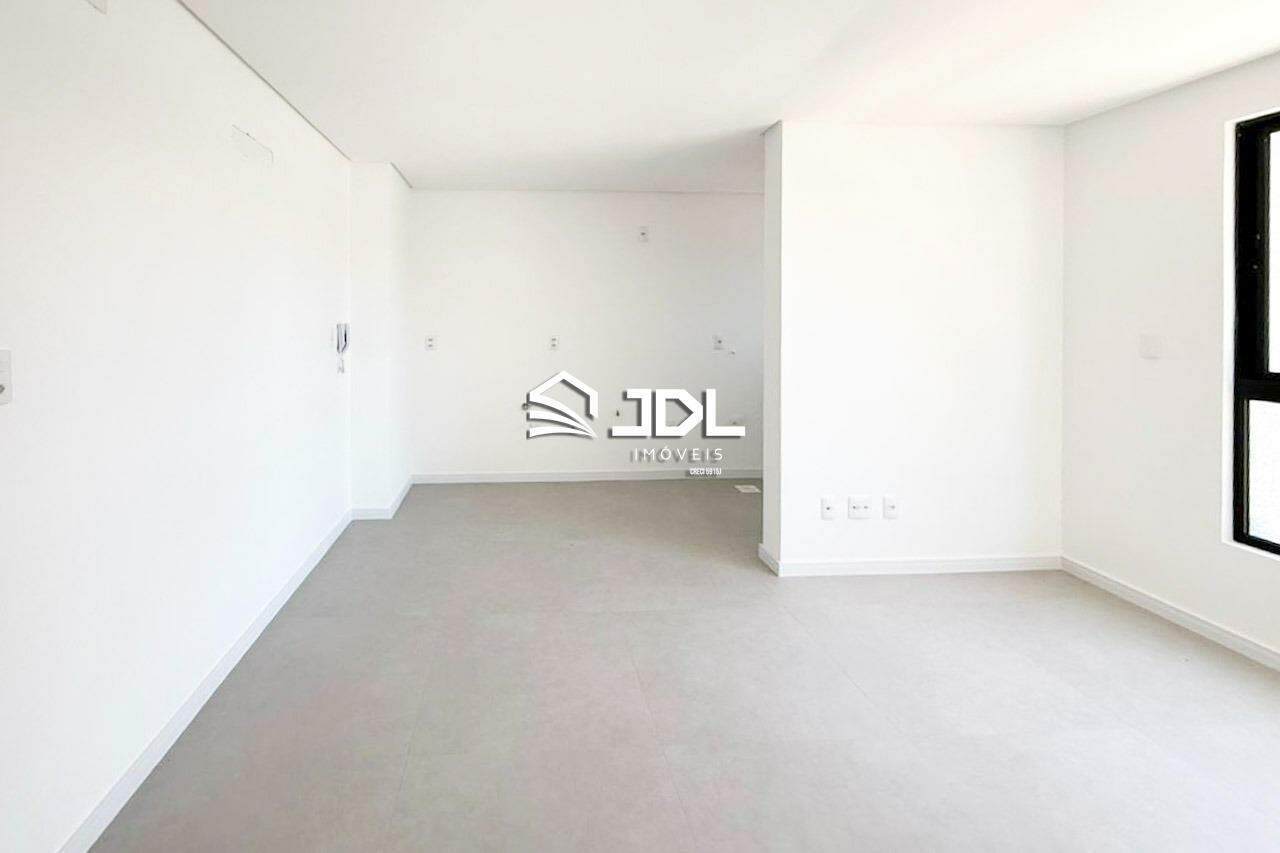 Apartamento à venda no bairro Velha: 