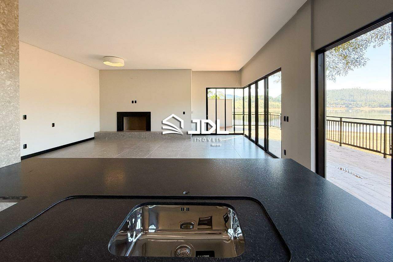 Casa à venda no bairro Cedro Alto: 