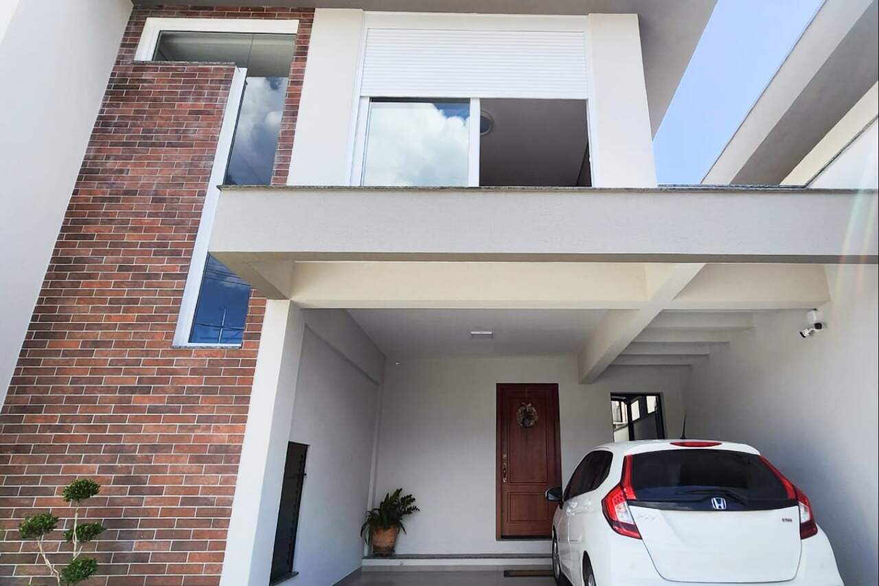 Casa à venda no bairro Velha: 