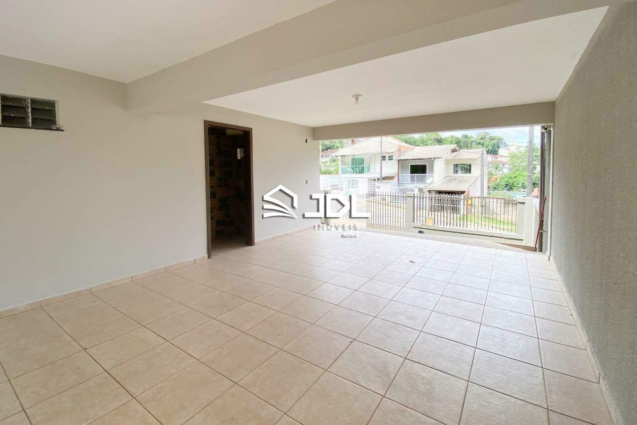 Casa à venda no bairro Escola Agrícola: 