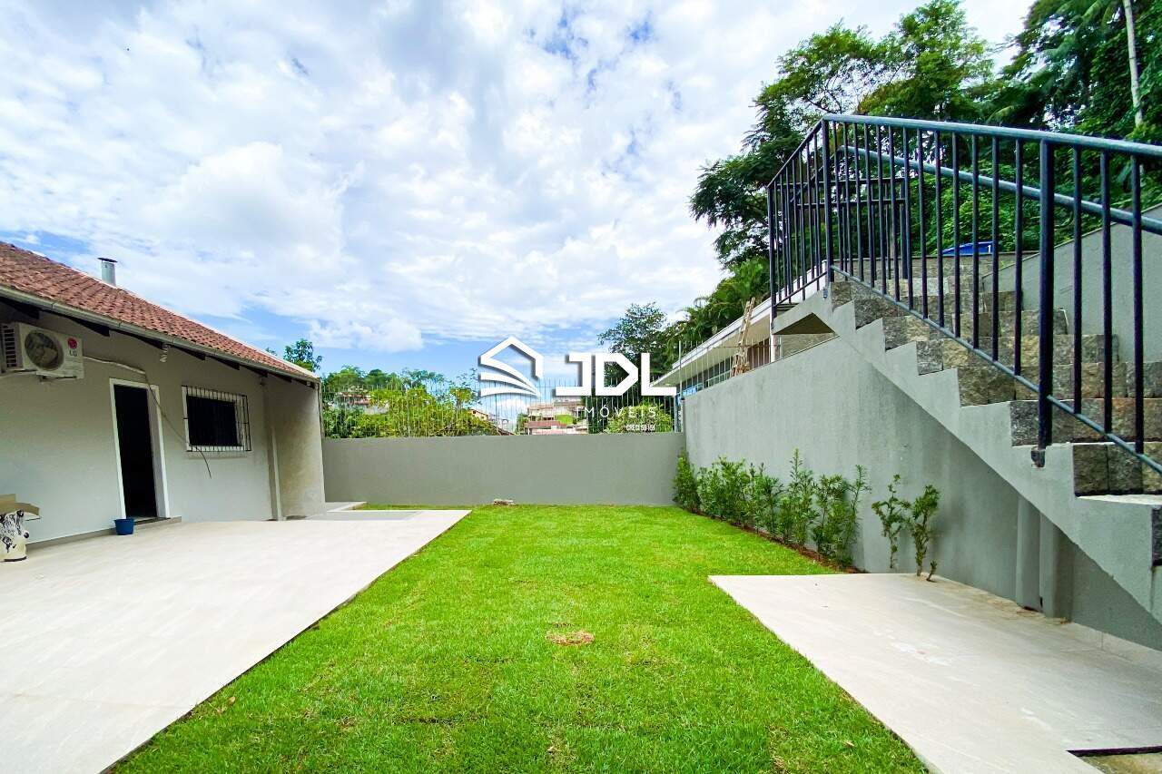 Casa à venda no bairro Escola Agrícola: 