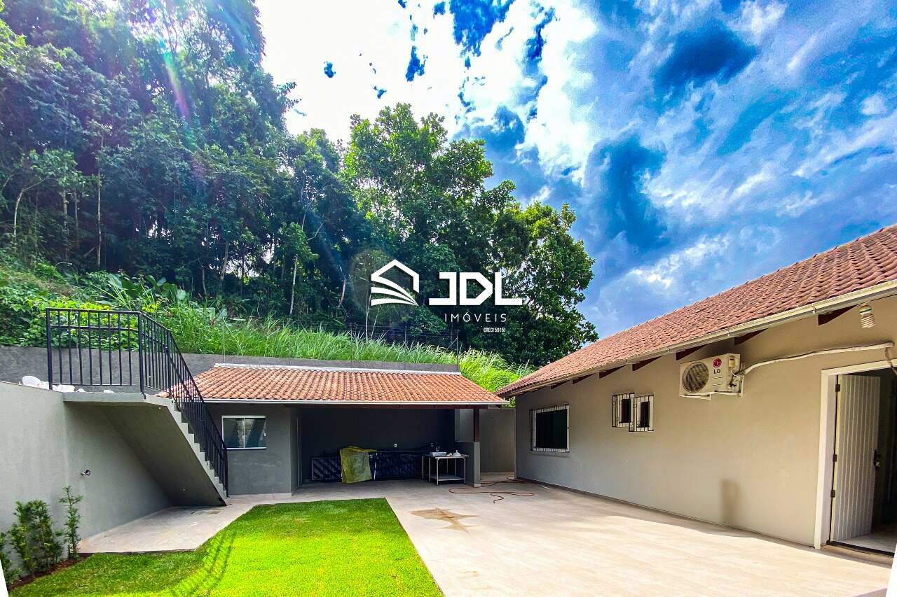 Casa à venda no bairro Escola Agrícola: 