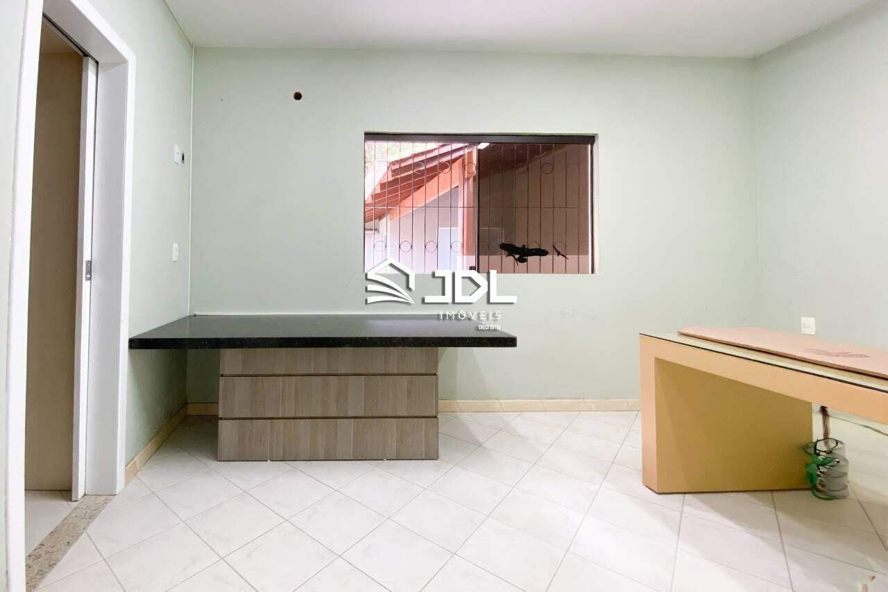 Casa à venda no bairro Escola Agrícola: 