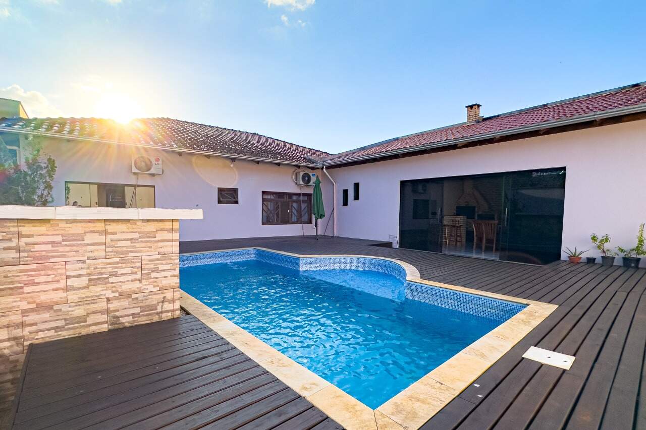 Casa à venda no bairro Itoupavazinha: 