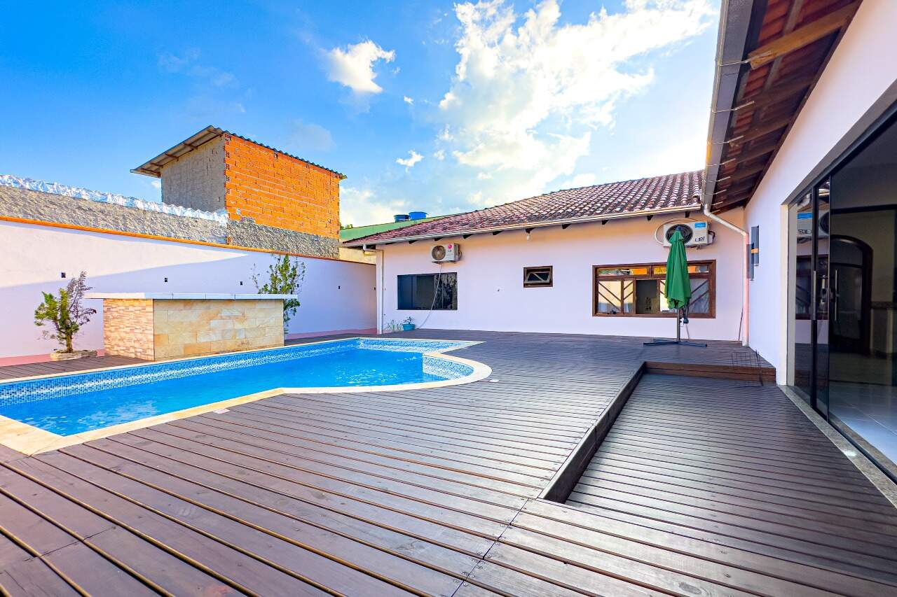 Casa à venda no bairro Itoupavazinha: 