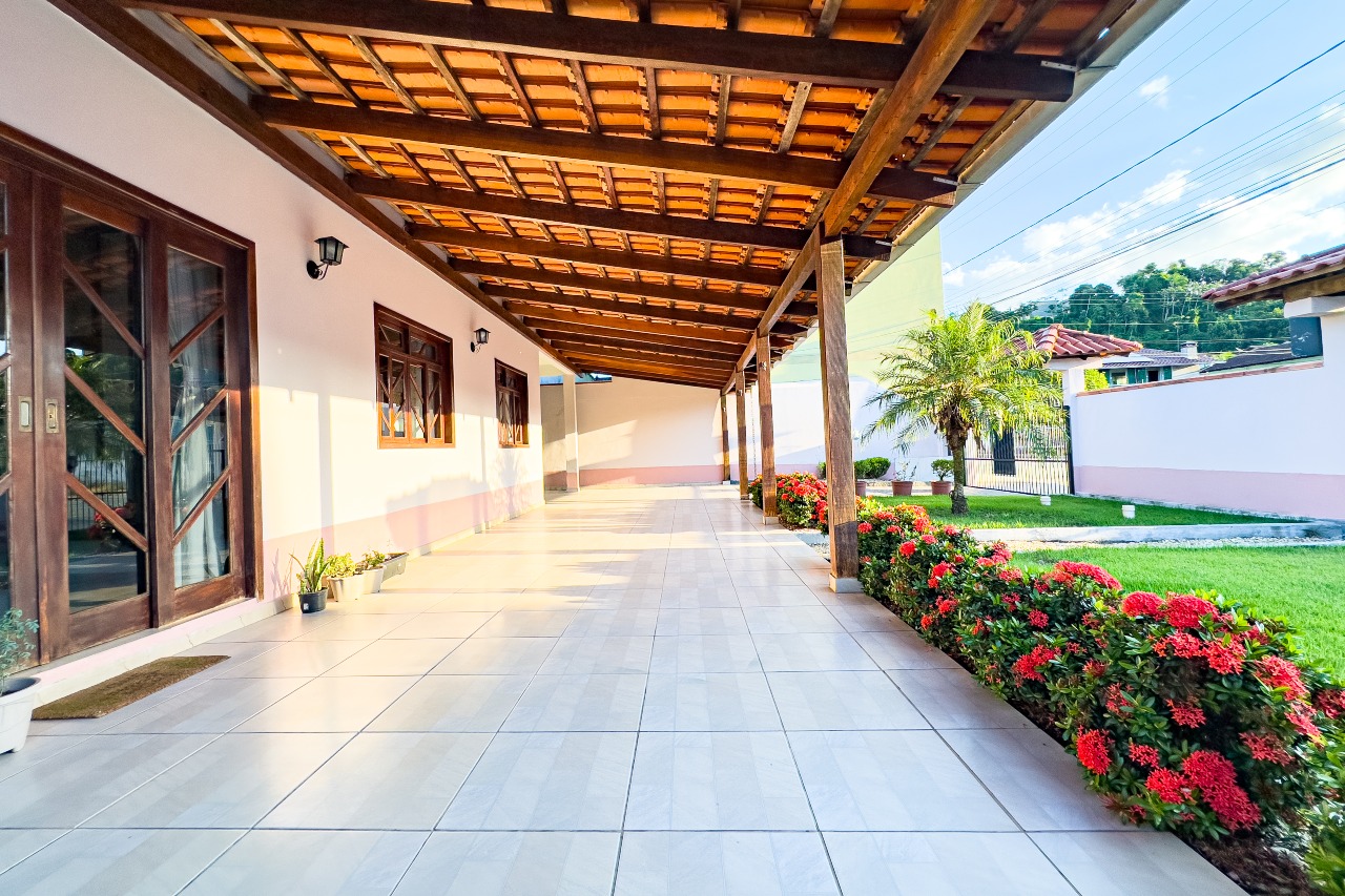 Casa à venda no bairro Itoupavazinha: 