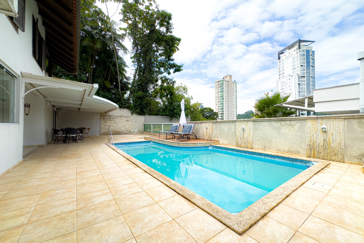 Casa à venda no bairro Velha: 