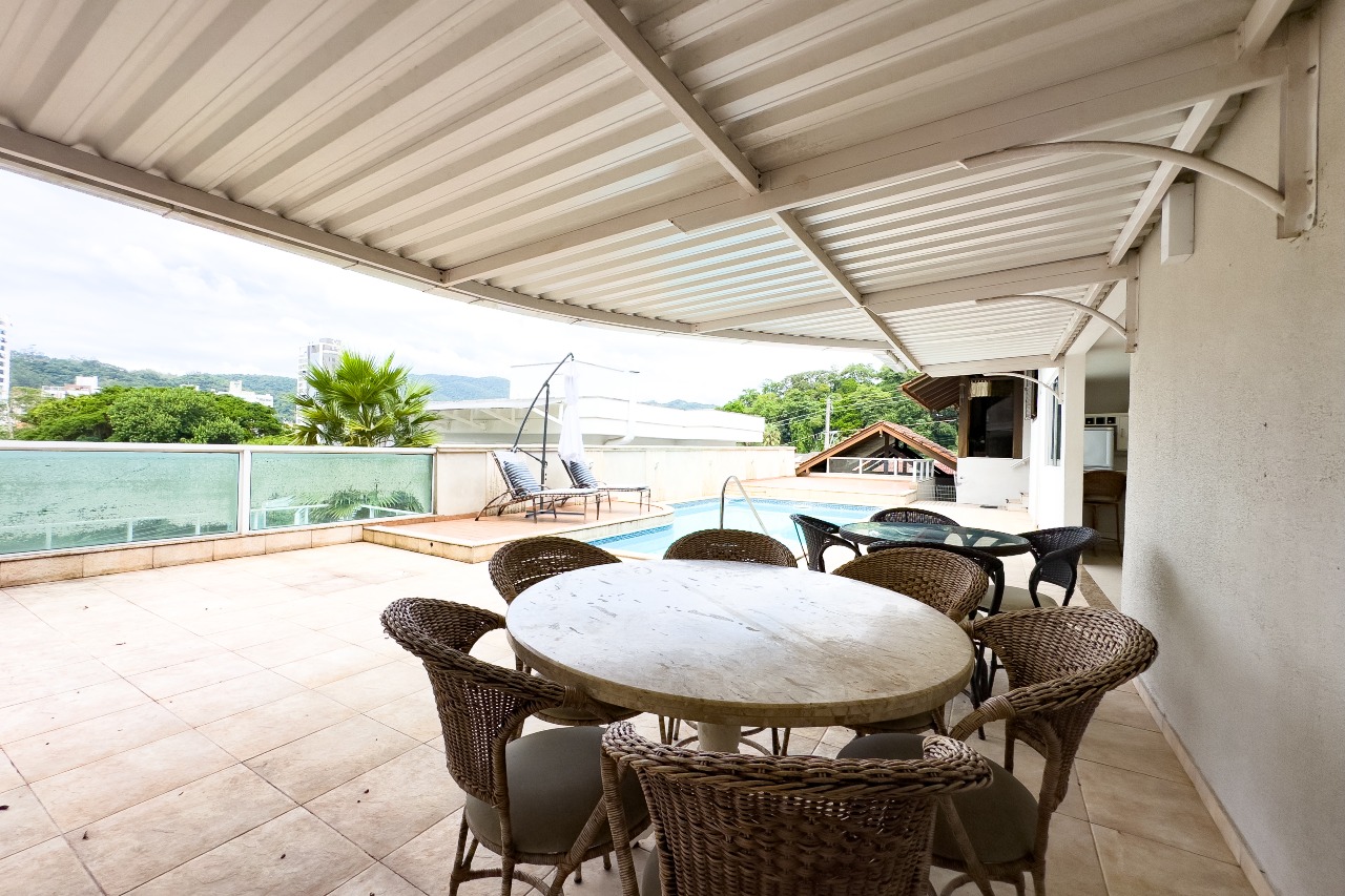 Casa à venda no bairro Velha: 