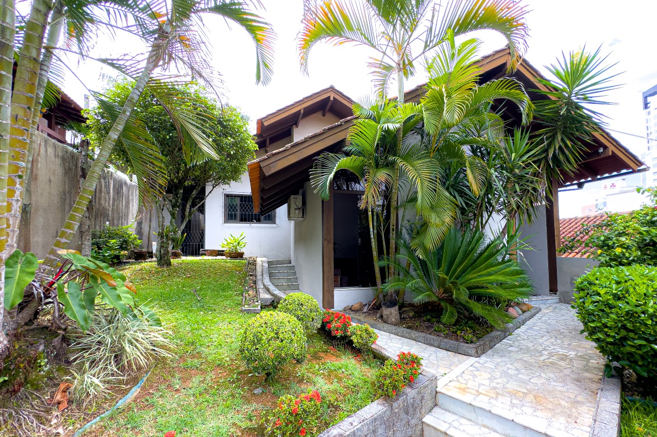 Casa à venda no bairro Velha: 