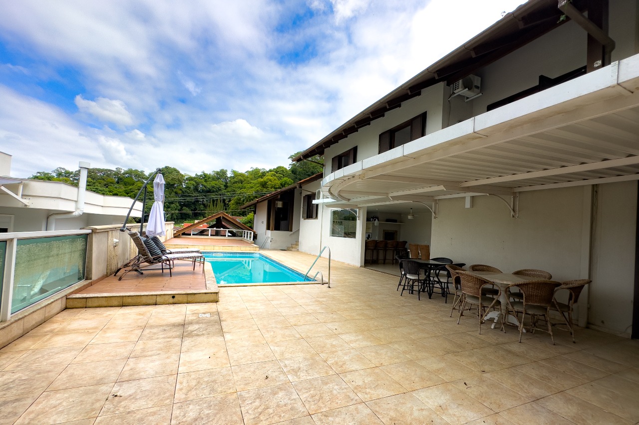 Casa à venda no bairro Velha: 