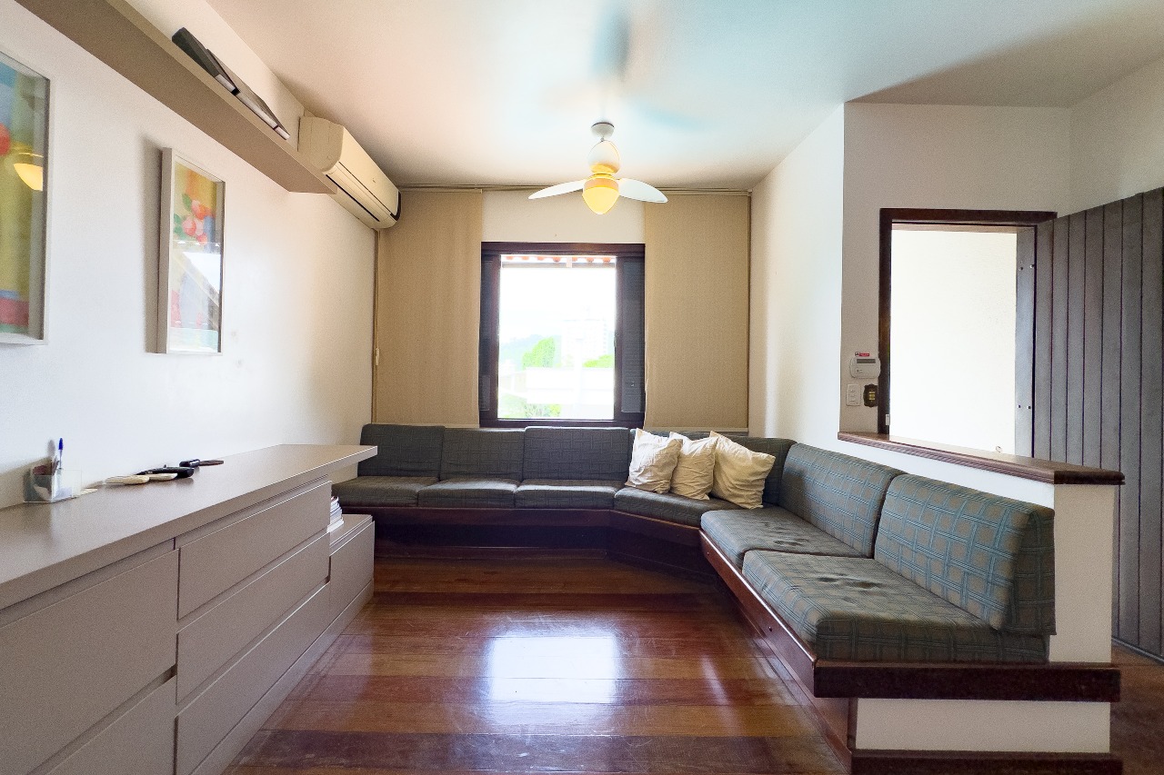 Casa à venda no bairro Velha: 