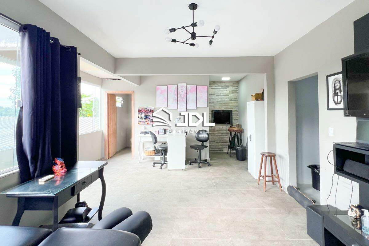 Casa à venda no bairro Escola Agrícola: 